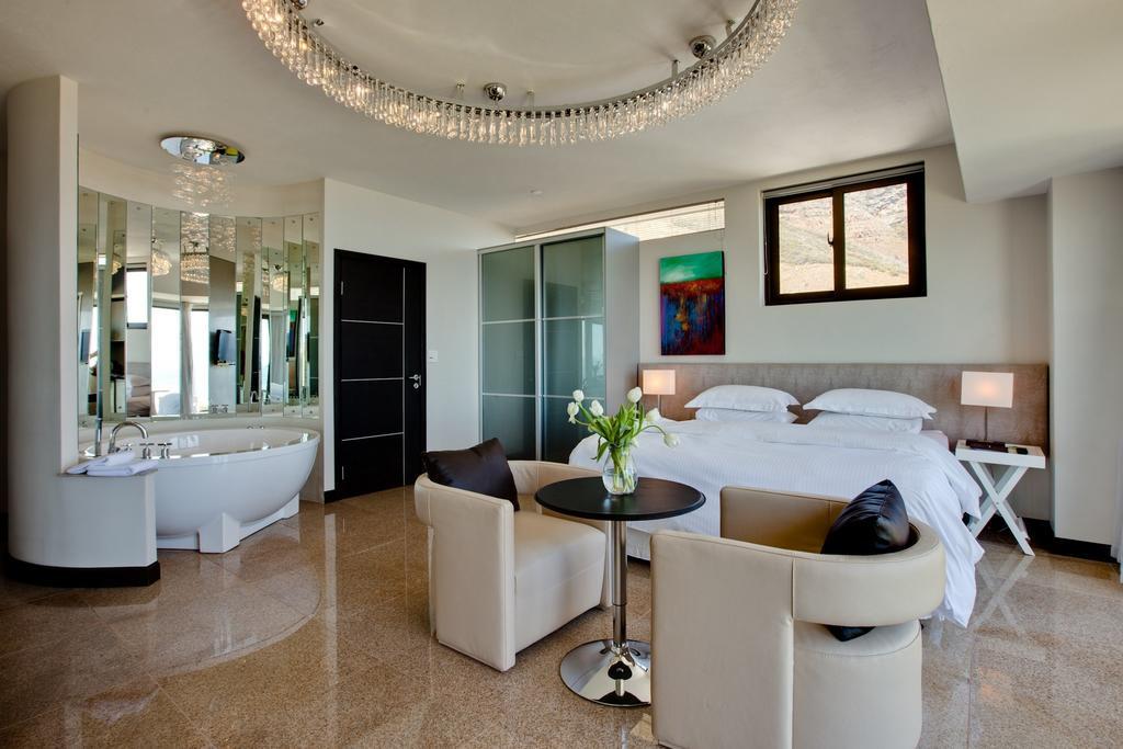 Atlantic Gold Hotel Cape Town Room photo